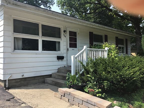 3rd image of 324 Oakwood Dr