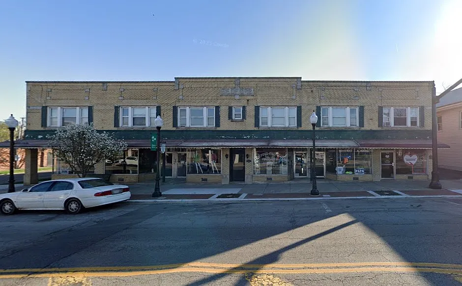 713 Broadway Ave #6