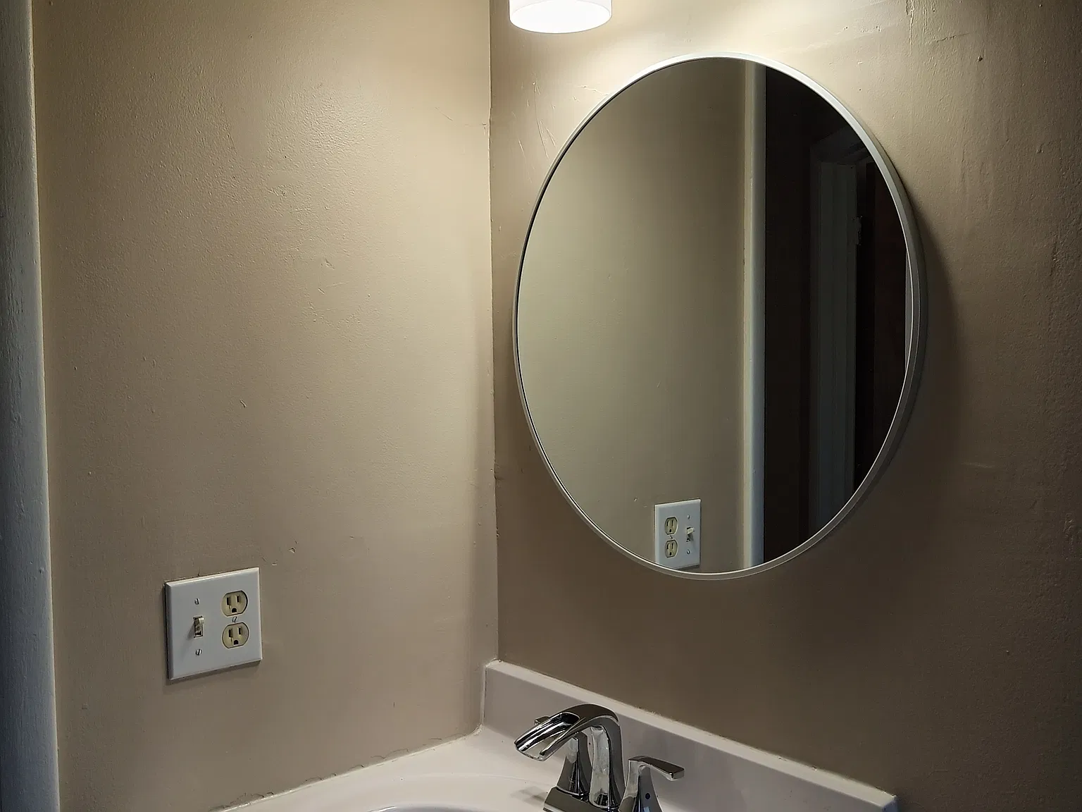 2 bed, 1000 sqft, $1,550 — Photo 4