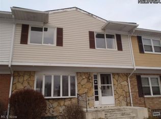 2132 Beechtree Dr #50, Uniontown, OH 44685