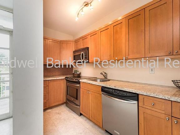 4th image of 1502 Jefferson Ave APT 307