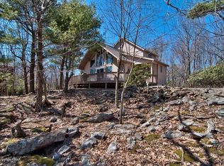 34 Pineknoll Dr, Lake Harmony, PA