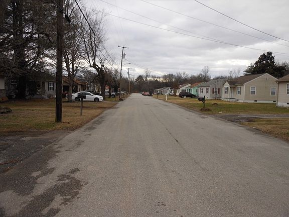 4th image of 3904 Atlanta Dr