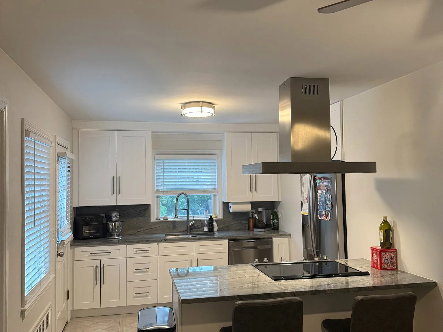 4 bed, 2.0 bath, 1470 sqft, $4,000 — Photo 2
