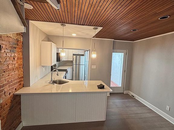 4th image of 903 Lovering Ave