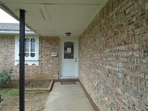 2nd image of 5622 NW Beechwood Dr