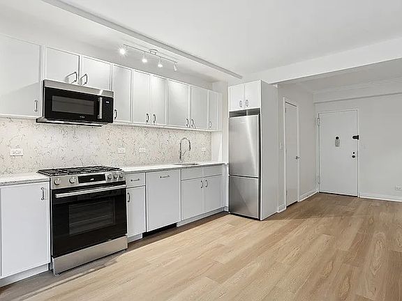4th image of 85 E End Ave APT 12D