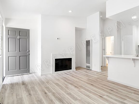 4th image of 3727 Grim Ave #6
