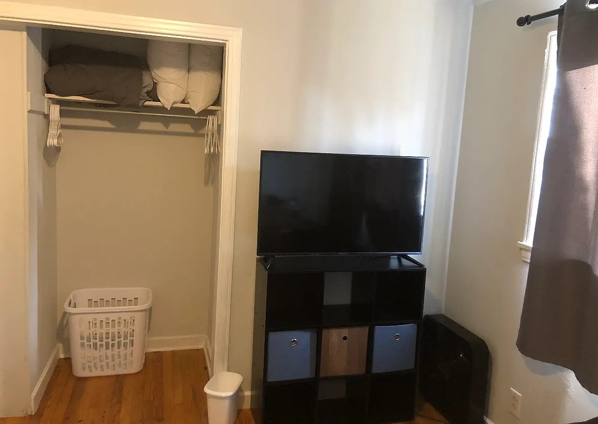 6 bed, 4.5 bath, 3000 sqft, $4,500 — Photo 3