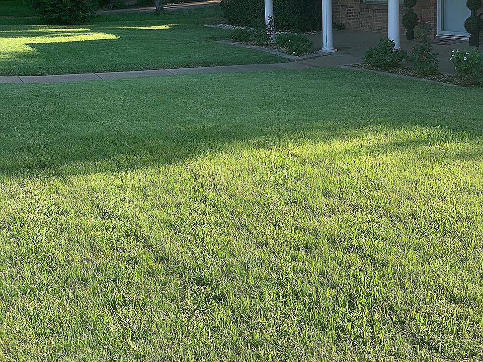 2nd image of 530 Park Ln