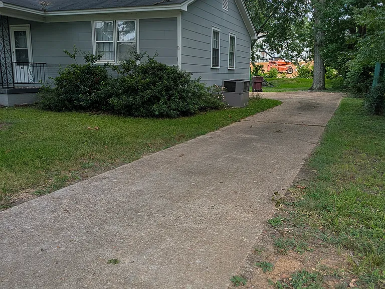 540 N Park St — Photo 9