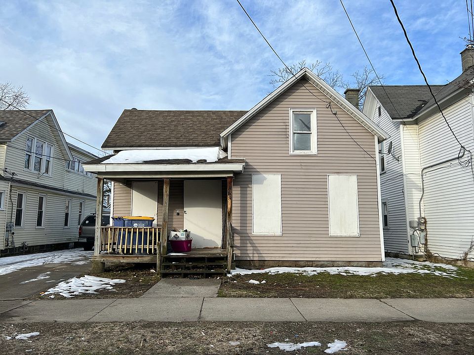 1st image of 849 Alpine Ave NW