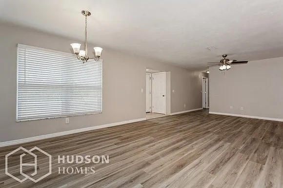 3 bed, 2.0 bath, 1318 sqft, $2,705 — Photo 3