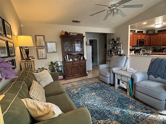 5th image of 142 Melody Ln NW