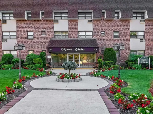 25 Elizabeth Street #1U, Farmingdale, NY 11735