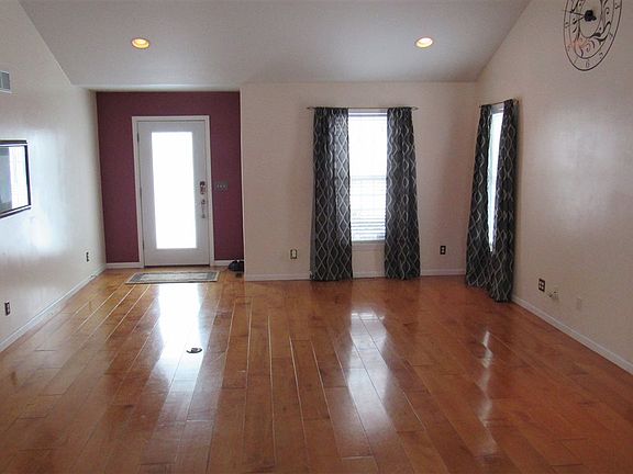 2nd image of 315 McIntosh Ave