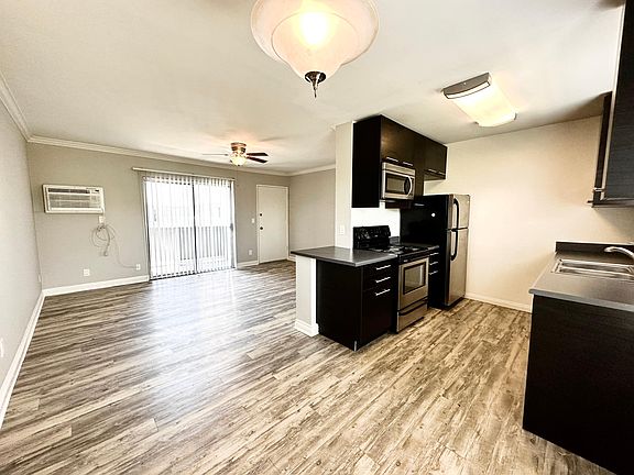 3rd image of 4612 Ohio St #31