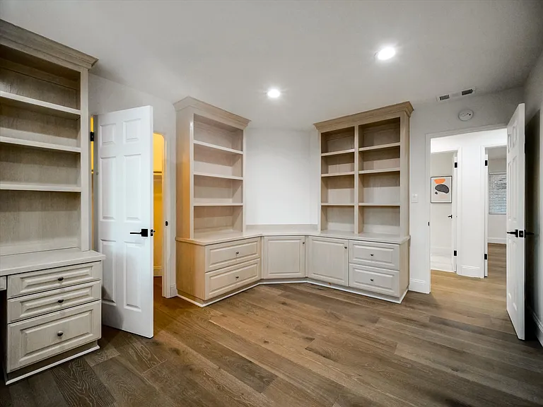 4732 Del Moreno Dr — Photo 22