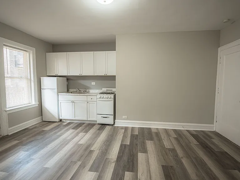 1434 W Jarvis Ave #1436 & 1438 — Photo 3