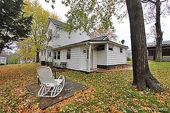 3rd image of 32 Desoto Rd