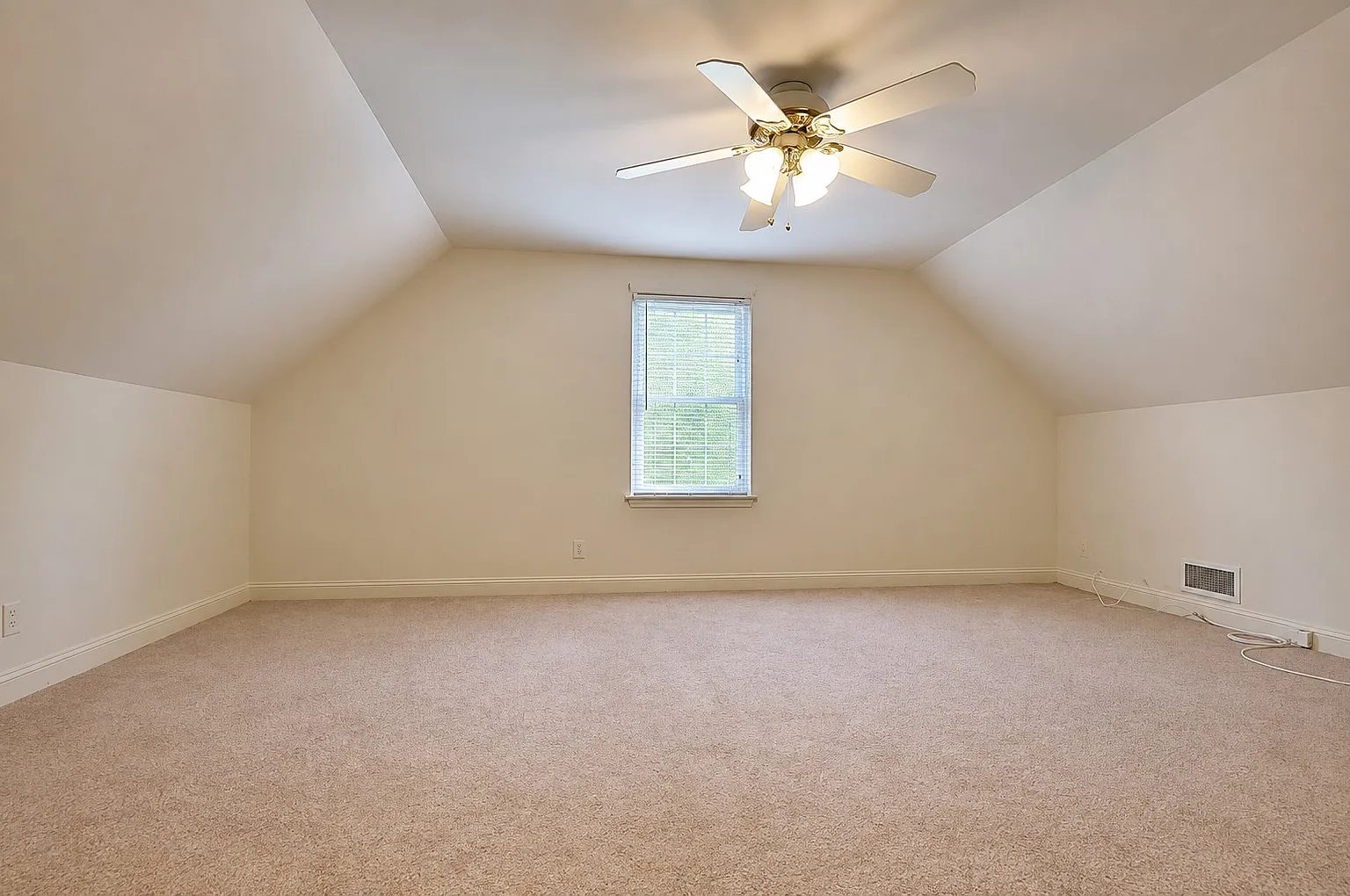 1 bed, $2,000 — Photo 3