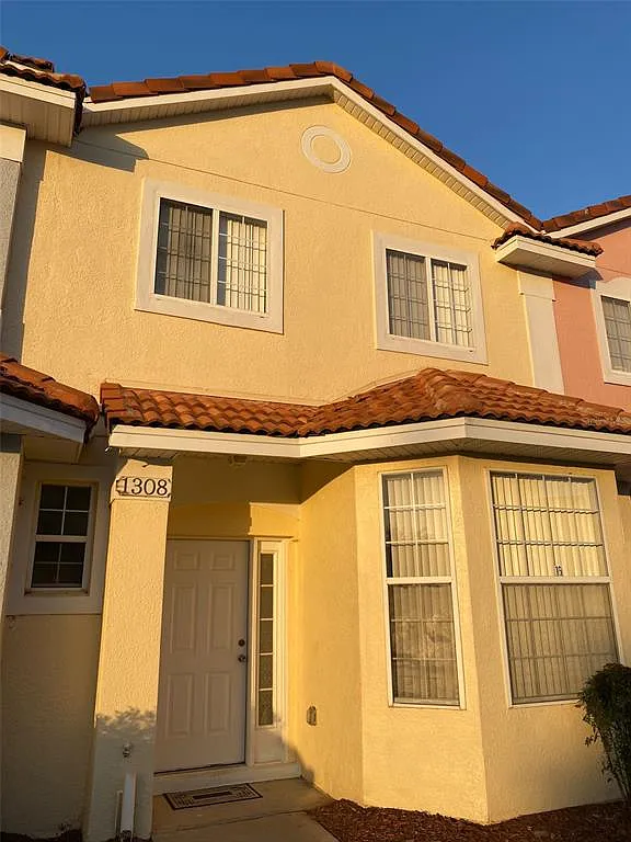 3 bed, 2.5 bath, 1468 sqft, $1,950 — Photo 1
