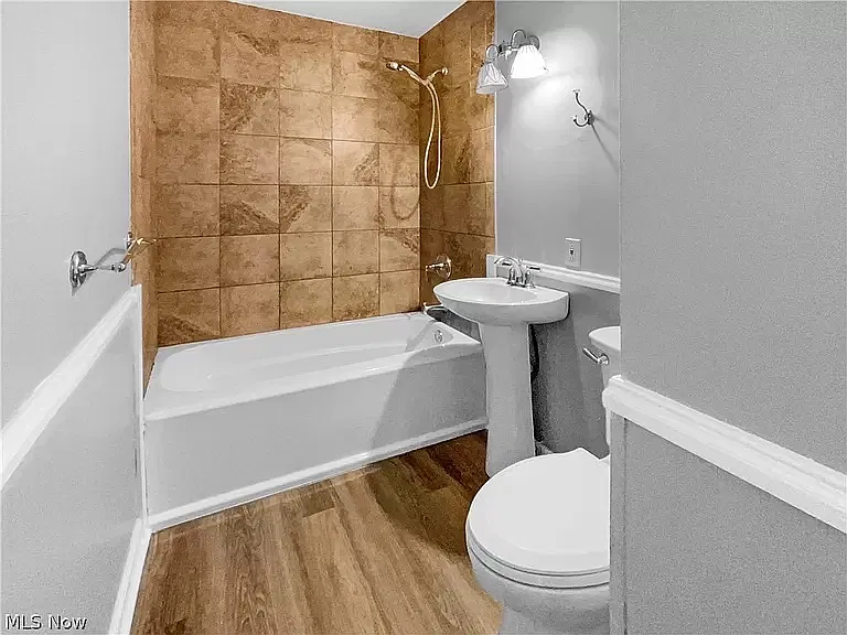 4 bed, 1350 sqft, $2,800 — Photo 3