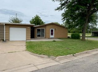 156 Taylor Ct, Salina, KS 67401