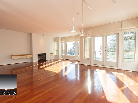 3rd image of 2491 Folkestone Way