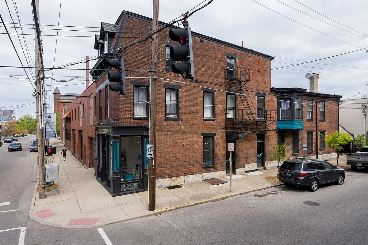 Building Photo - 737 York St #2R