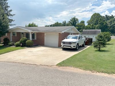 53 Central Dr, Parkersburg, WV, 26105
