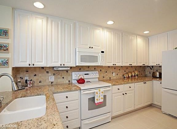 4th image of 28526 Alessandria Cir
