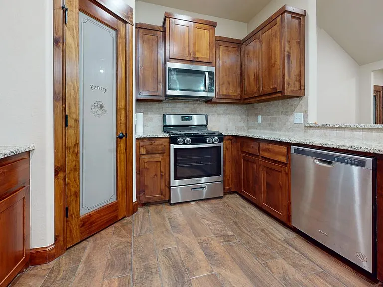 12832 Sierra Ln — Photo 5