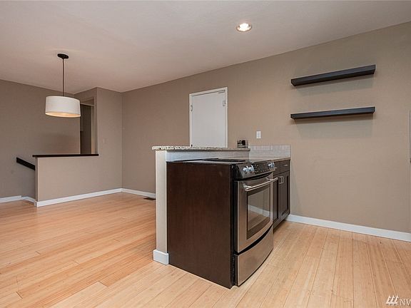 3rd image of 1400 Bellevue Way SE APT 13
