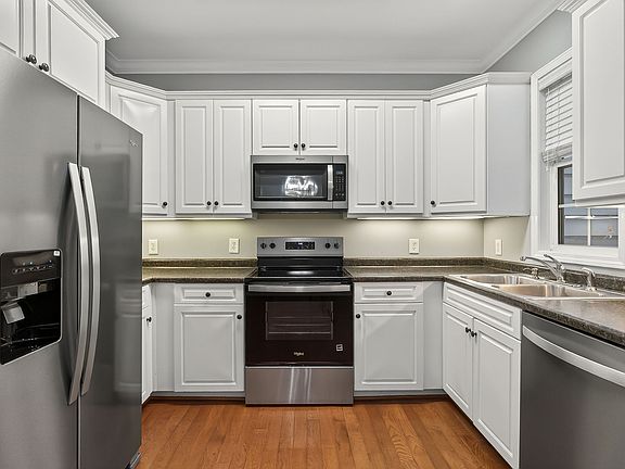 4th image of 212 Mahler Ave