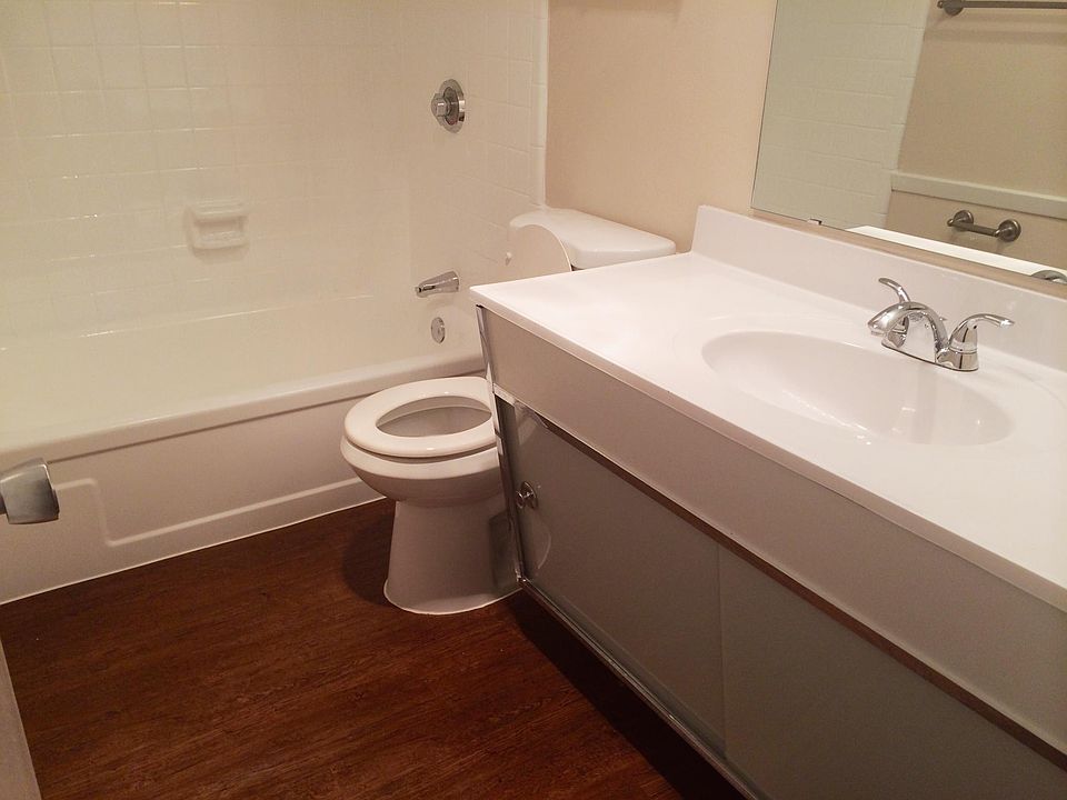 1st image of 1328 Winding Brook Ln APT 220