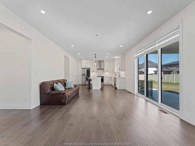 601 Holburn St — Photo 11