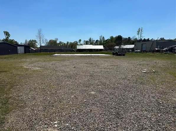 1906 E Lincoln Rd, Idabel, OK 74745