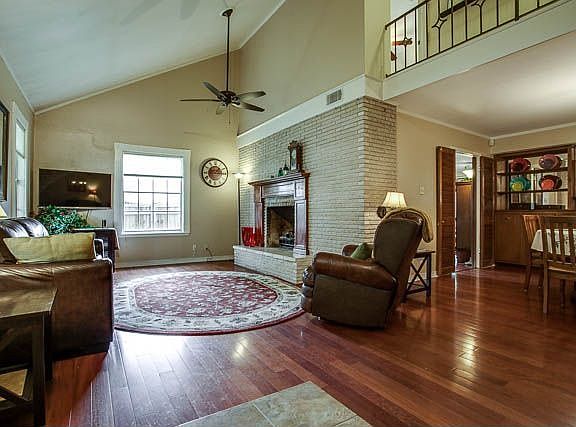 4th image of 830 Danfield Ct