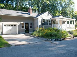 27 Stratham St, Lowell, MA 01852