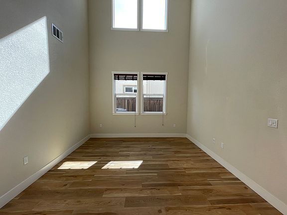 4th image of 17933 Eastman Ct