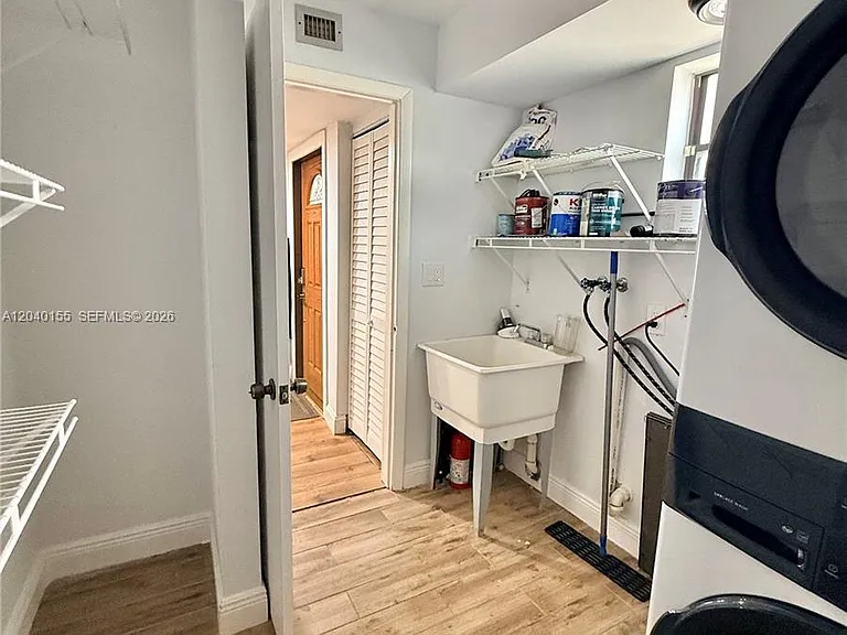 9717 N New River Canal Road 406 #406 — Photo 57