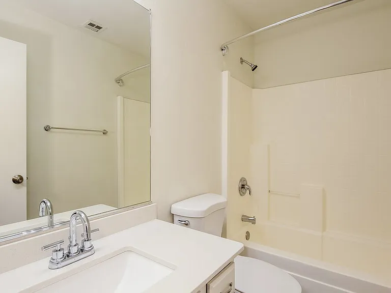 2525 S 109th Dr — Photo 17