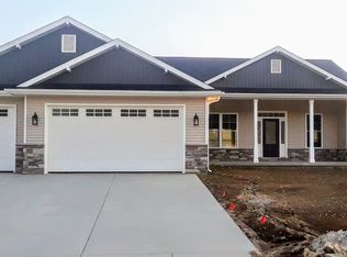 1815 Avenel Ln, Chatham, IL 62629