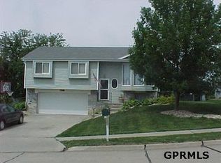 306 Winterburn Rd, Elkhorn, NE 68022