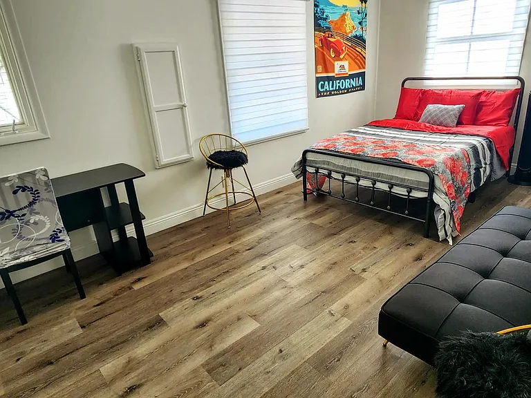 2548 E Wilson Ave — Photo 27