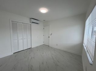 1969 N Glades Dr #5, Miami, FL 33162