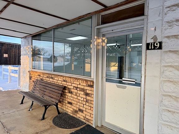 2nd image of 119 N Kansas Ave