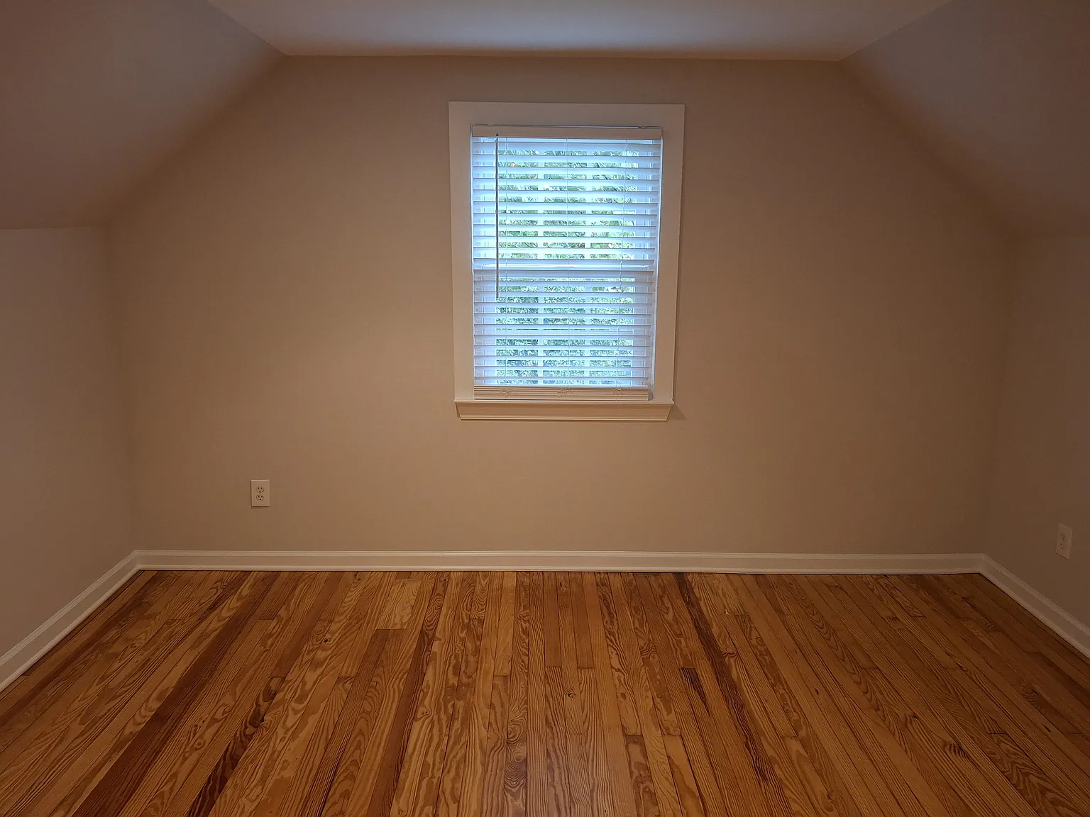 3 bed, 1647 sqft, $1,650 — Photo 1