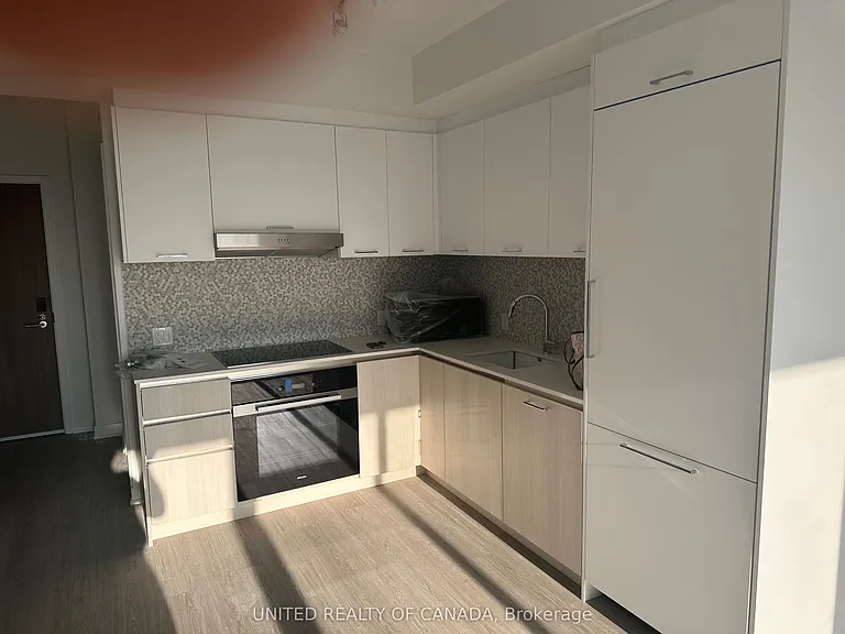 8188 Yonge St #827 — Photo 9